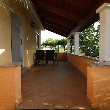 Ferienhaus-in-porec-mit-pool-melisa-8 Hotel Porec