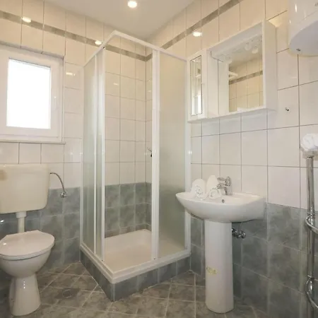 Ferienhaus-in-porec-mit-pool-melisa-8 Hotel Porec