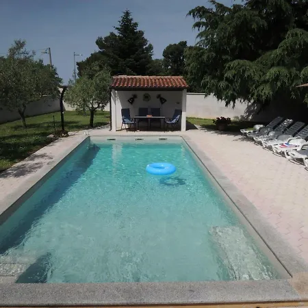 Hotel Ferienhaus-in-porec-mit-pool-melisa-8 Porec